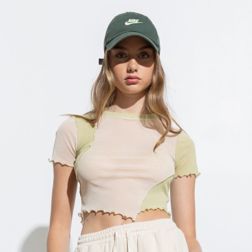 Color block Asymetric Hem Crop Top